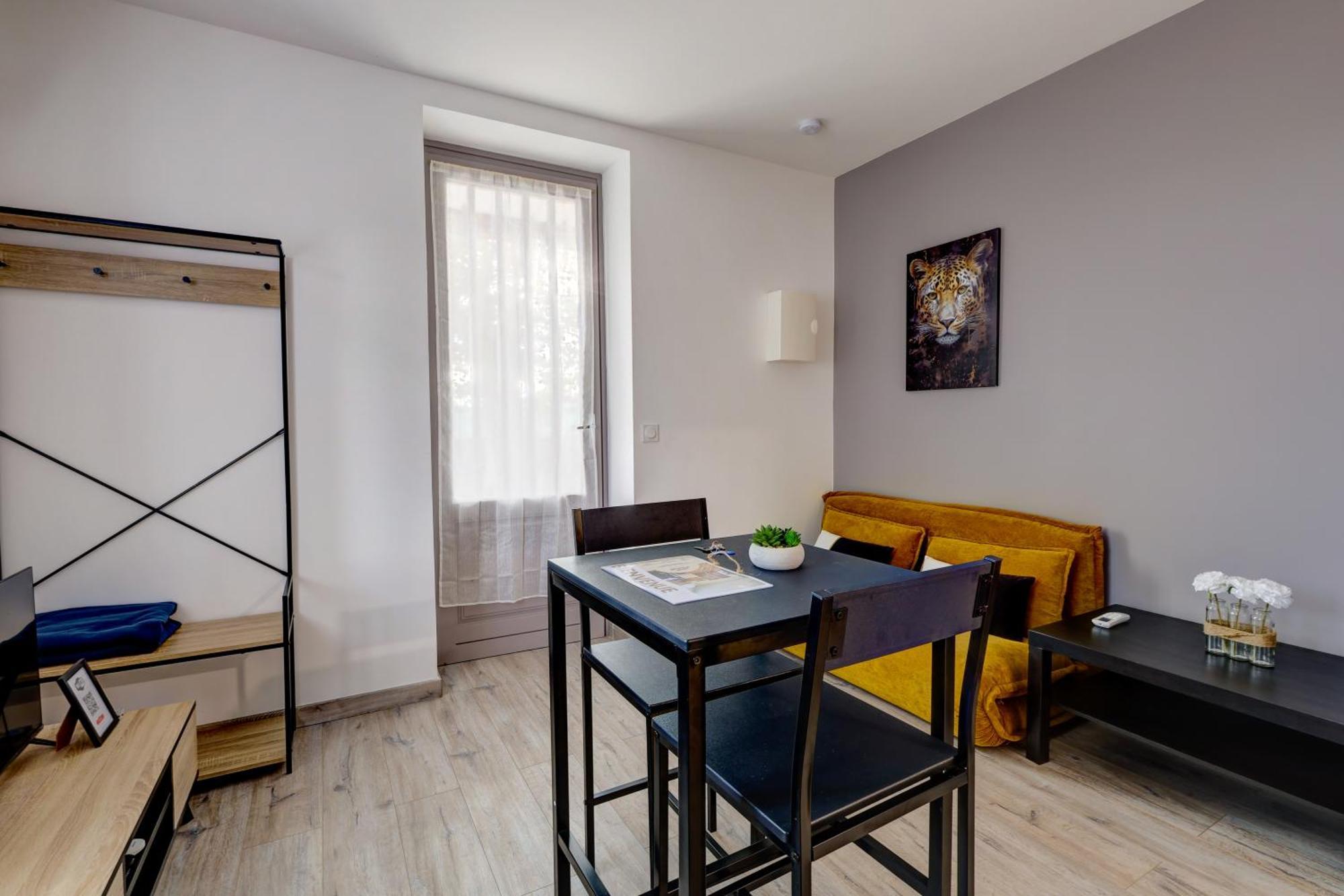 Appartamento Le Westy 2 Hieres-Sur-Amby Esterno foto