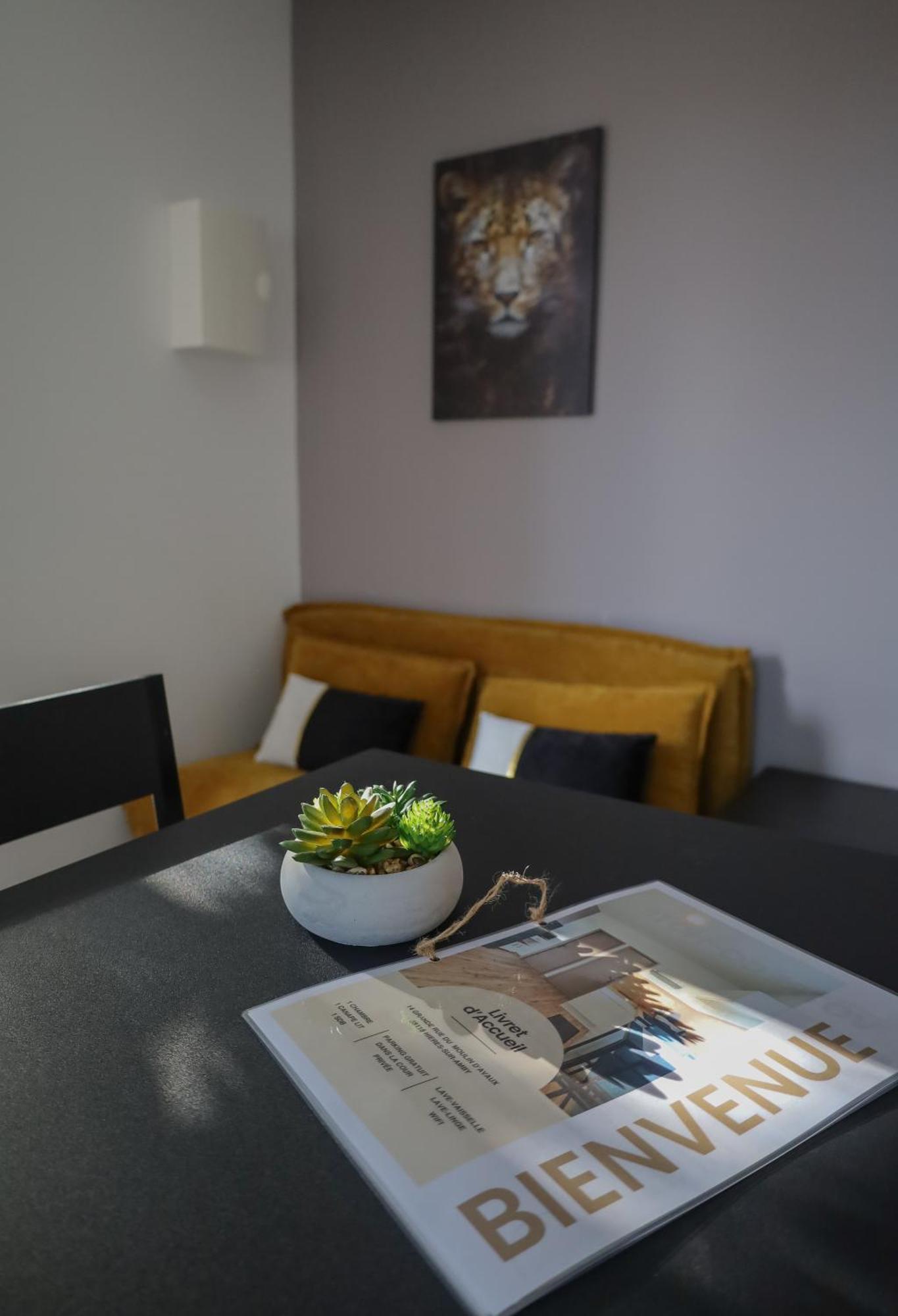 Appartamento Le Westy 2 Hieres-Sur-Amby Esterno foto